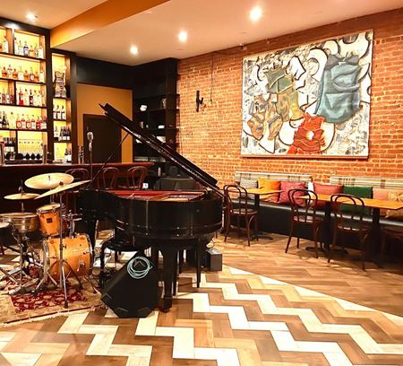 Restaurant space for Rent at 356-358 W 40th St in New York