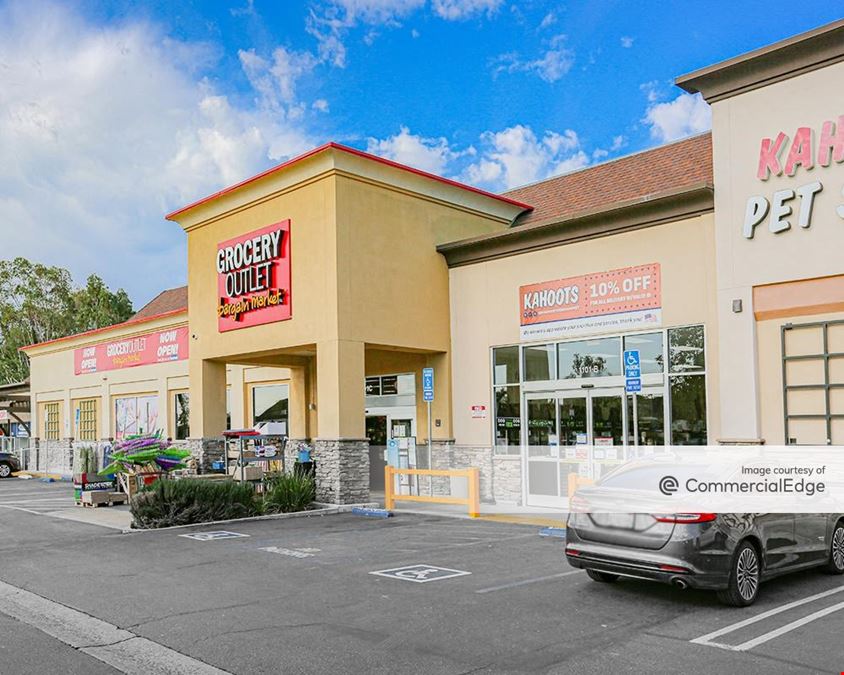Fallbrook Plaza
