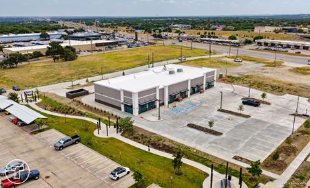 HEB Anchored Hudson Oaks Retail Strip