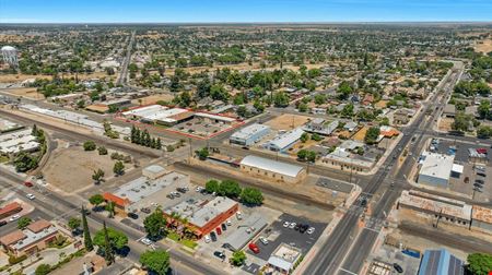 Value Add Investment: ±43,921 SF Industrial Complex @ Corner