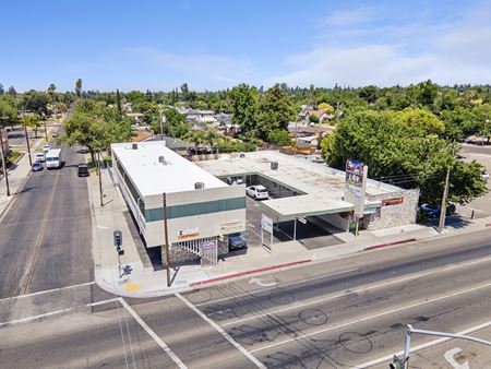 Retail space for Sale at 100% Leased Investment Building w/ Blackstone Exposure in Fresno