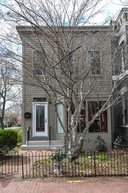 Retail space for Rent at 400 8th St in Washington
