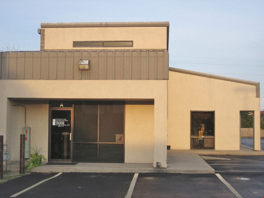 1,185 - 2,370 SF Office / Retail Spaces For Lease in Springfield