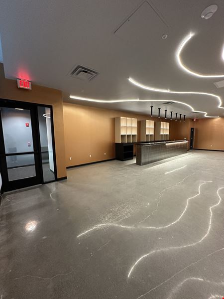 Harold's Square - Suite 104