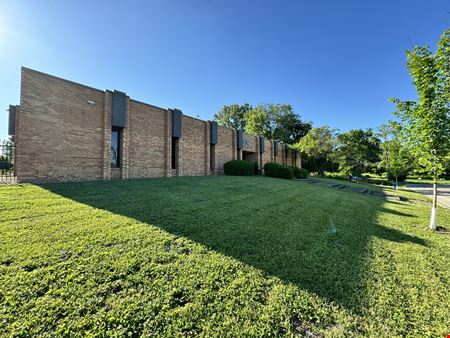 Office space for Rent at 4760 Kingsway Drive in Indianapolis