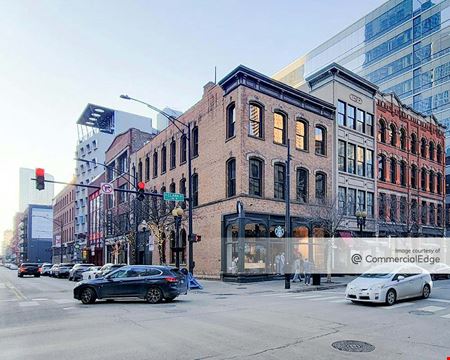 Office space for Rent at 430-436 North Clark Street & 108 West Hubbard Street in Chicago