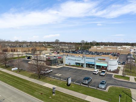 Retail space for Rent at BUFFALO WILD WINGS CENTER in Troy