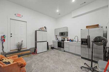 117-119 W Bean St