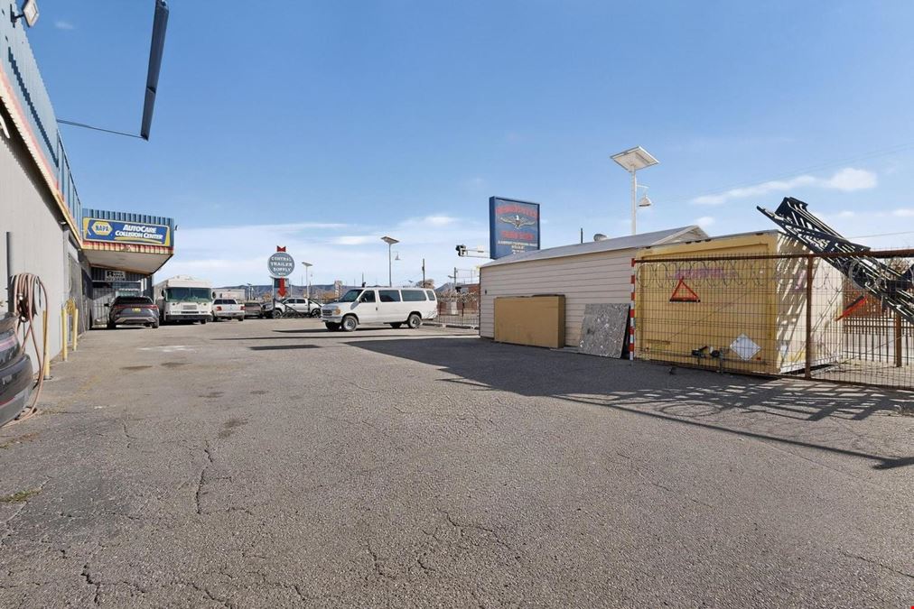 OWNER FINANCING AUTO WAREHOUSE WITH FF&E INCLUDED