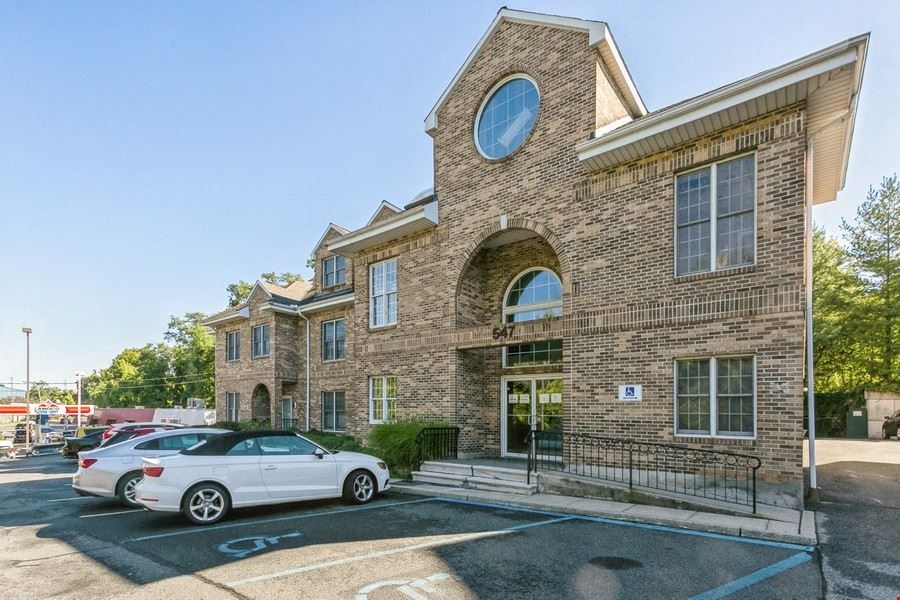 547 Saw Mill River Rd
