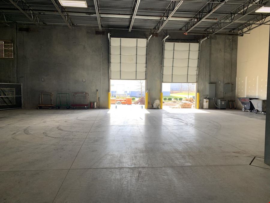 Charlotte, NC Warehouse/Office for Rent 50010,000 sq ft 1158