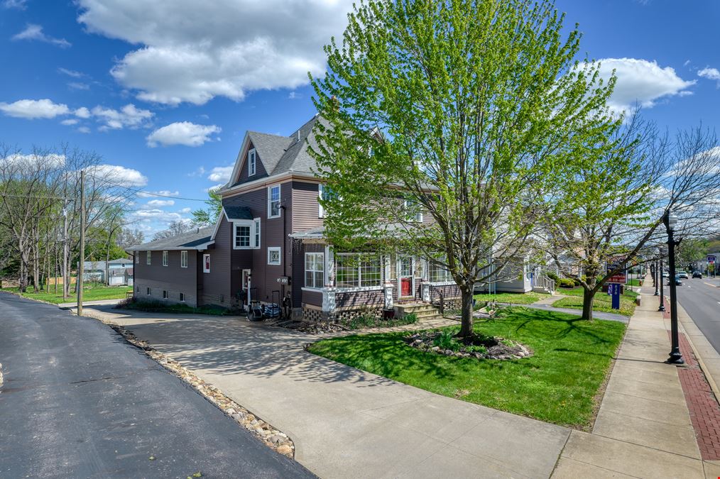 832 S Main St