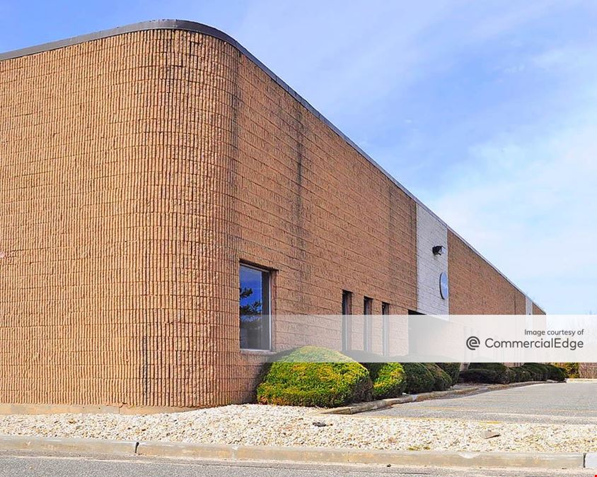 400 Oser Avenue, Hauppauge, NY 11788