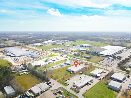 Industrial Warehouse with ±20’ Clear Height on ±1.8 Acres