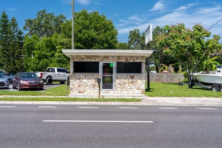 Retail space for Sale at 9913 S. US Highway 41 in Gibsonton