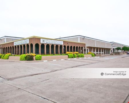 Commercial space at 4545 Spring Valley Road in Farmers Branch