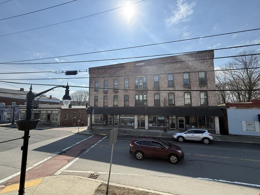 106 Main St