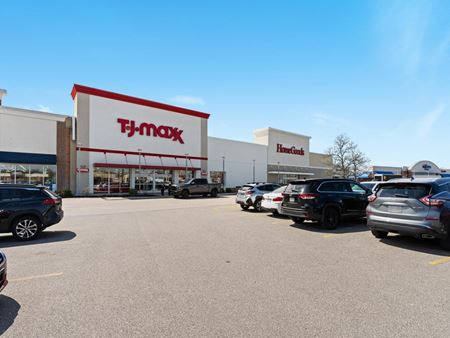 Retail space for Rent at Great Northern Plazas in North Olmsted