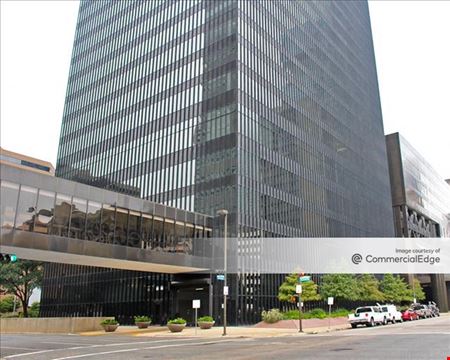 1 Houston Center