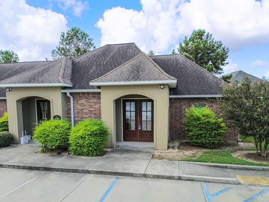 Sherwood Commons Office Center: Move-In Ready Suite for Lease