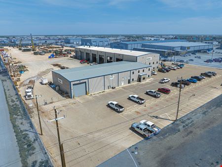 Crane Served Shop on FM 1788