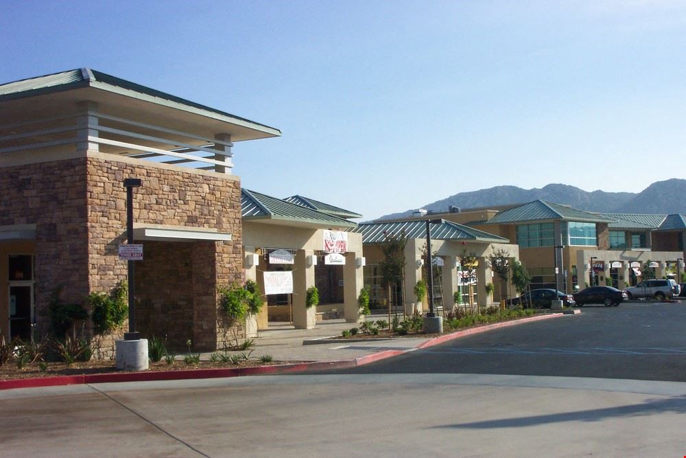 Shoppes at Temecula Parkway