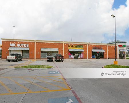 Retail space for Rent at Moon Plaza in Dallas