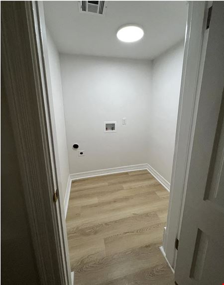 Prime Commercial 5-Plex Investment Opportunity
