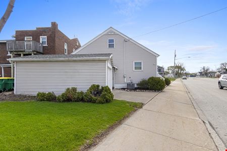 1463 Main St