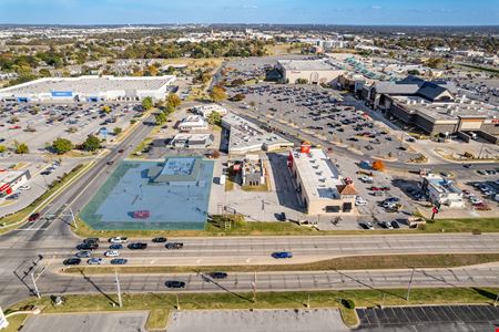 Retail space for Sale at 68th & Memorial Woodland Hills Mall Pad Site & Restaurant in Tulsa