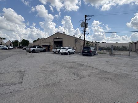 Industrial space for Rent at 10612 Hempstead Rd in Houston