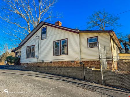 ±2,400 SF Freestanding Commercial Building