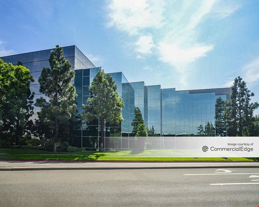 Metro Pointe Business Center - 959 South Coast Drive