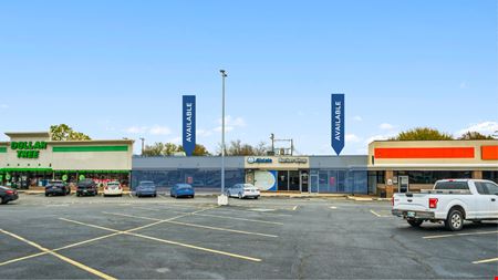Del Crest Shopping Center