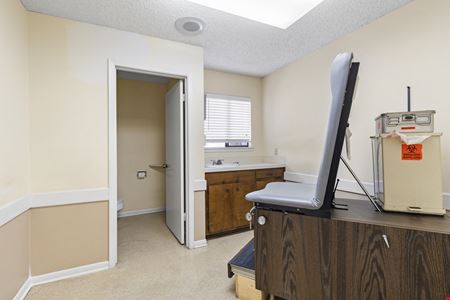 260 I-45 Medical Office for Lease – High-Visibility, Healthcare-Driven Location
