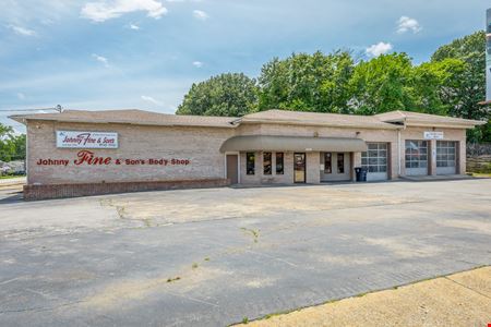 Auto Body Shop with 15 Service Stations on Ringgold Rd