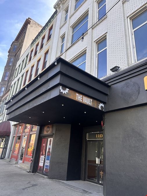 110 W Washington St