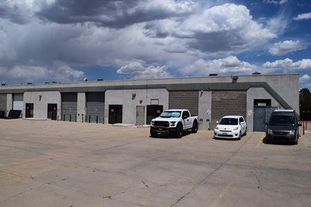 Industrial space for Rent at 5,000 SF office/warehouse condos for sale/lease in Aurora