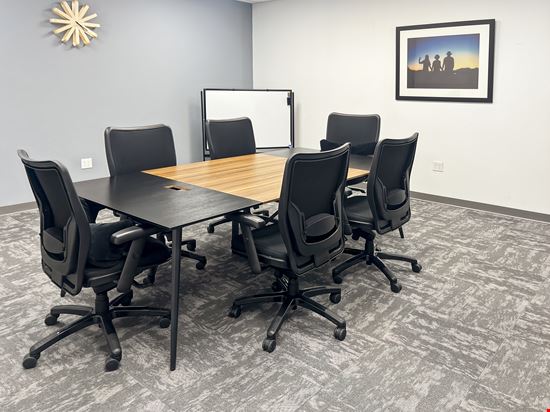 Regus - Farmington - Ave