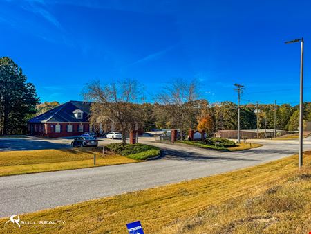 Freestanding Multi-Use Building | Sale or Lease | ±8,000 SF | ±4,000 SF Available