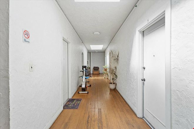 1846 Foothill Blvd
