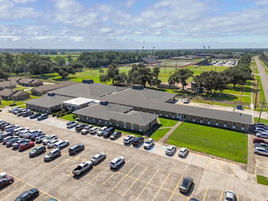 Office Complex on ±3.14 Acres Fully Leased to the State