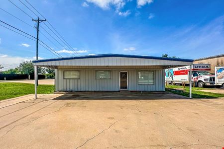 Industrial space for Rent at 4,000 SF WAREHOUSE OFF I-35 W in Fort Worth