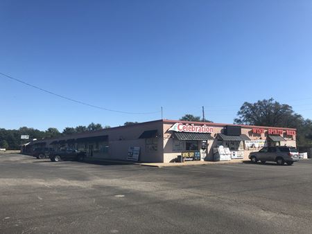 Retail space for Rent at Greenwich Village Center in Wichita