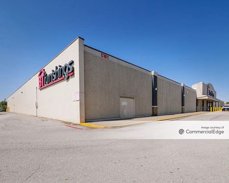 Retail space for Rent at 5701 Broadway Blvd in Garland