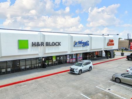 Lake Sherwood Shopping Center: Retail Space at Highly-Visible Intersection