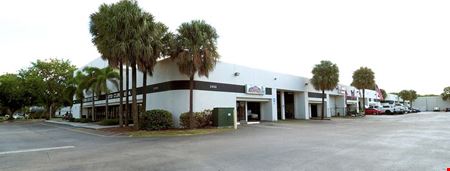 Palm Plaza