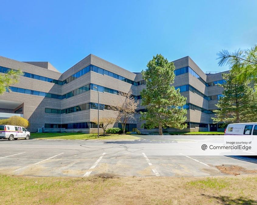 800 District Avenue