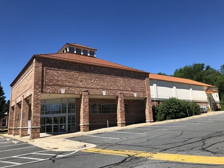 Retail space for Rent at 215 Maple Avenue West in Vienna
