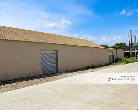 Commercial space at 109 Industrial Blvd in Austin